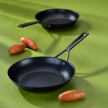 Cast Iron Pan Ruvido 12601 24cm Black Kela