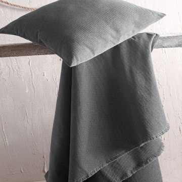 Throw Raven Grey Rythmos
