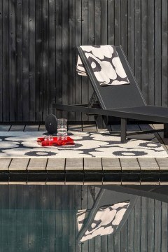 Carpet Unikko 434305 Charcoal-White 140X200 Marimekko