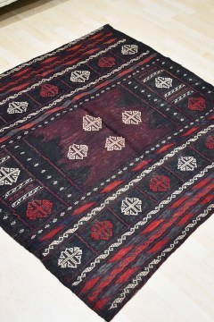 Handmade Carpet Persian Kilim Wool Black-Red 128X128