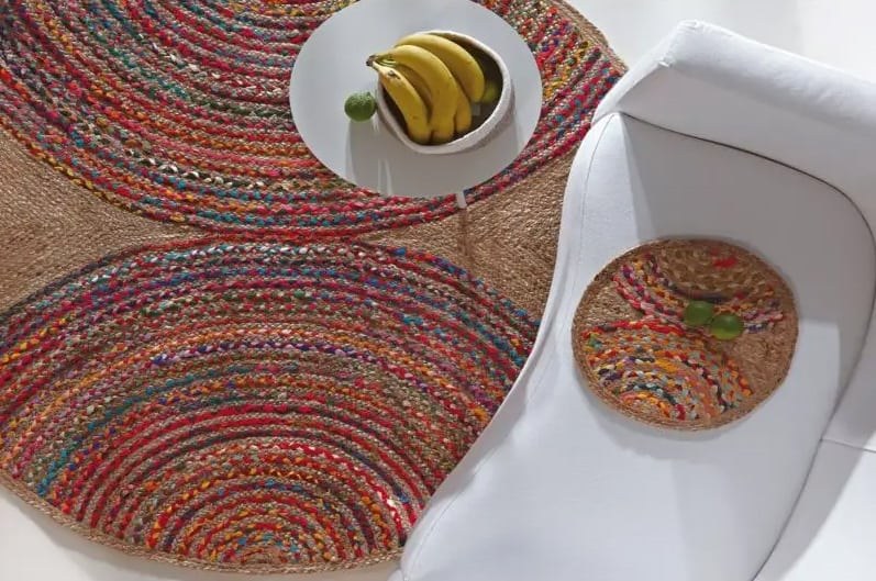 στρόγγυλο ψάθινο χαλί καναπές τραπεζάκι