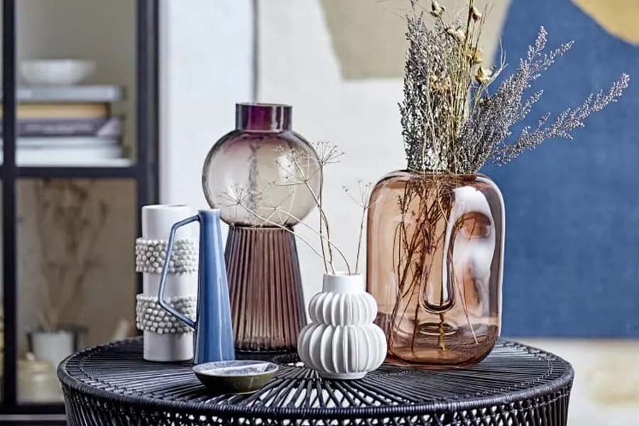 Glass ceramic porcelain vases with flowers decoration