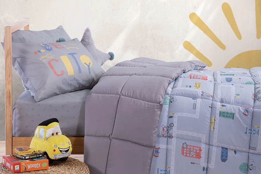 kids' quilt with city design