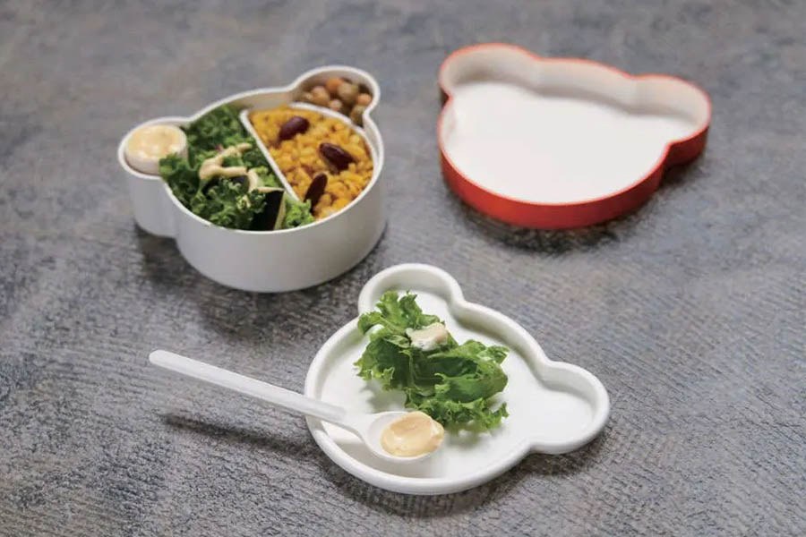 kids' plates and bowls in mouse design
