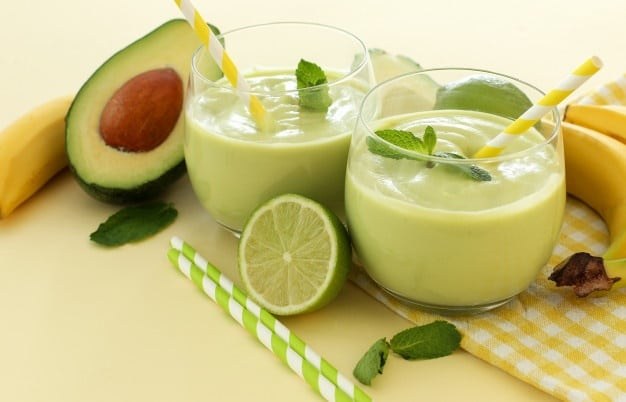 smoothie ποτήρια φρούτα τραπεζομάντηλο